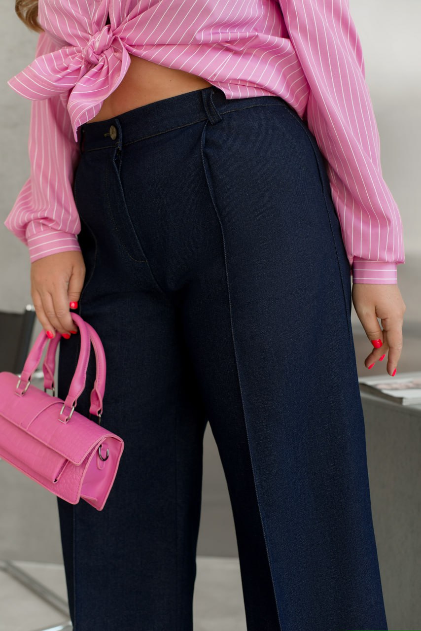 Жіночі джинси вільного крою з декоративною строчкою