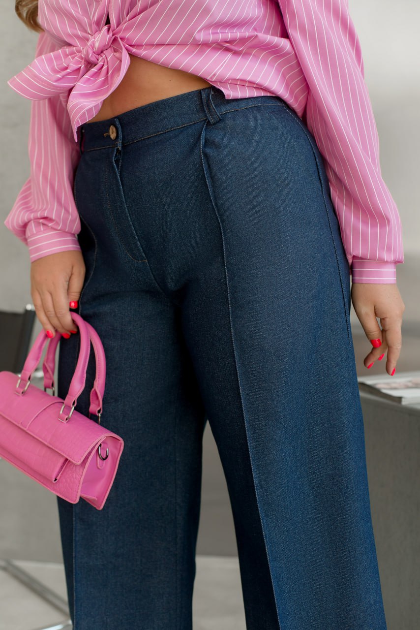 Жіночі джинси вільного крою з декоративною строчкою